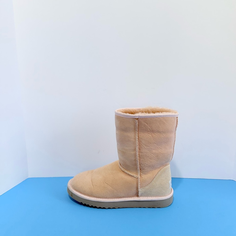 UGG Classic Tan Winter Boots Size Women 7 - Picture 8 of 14